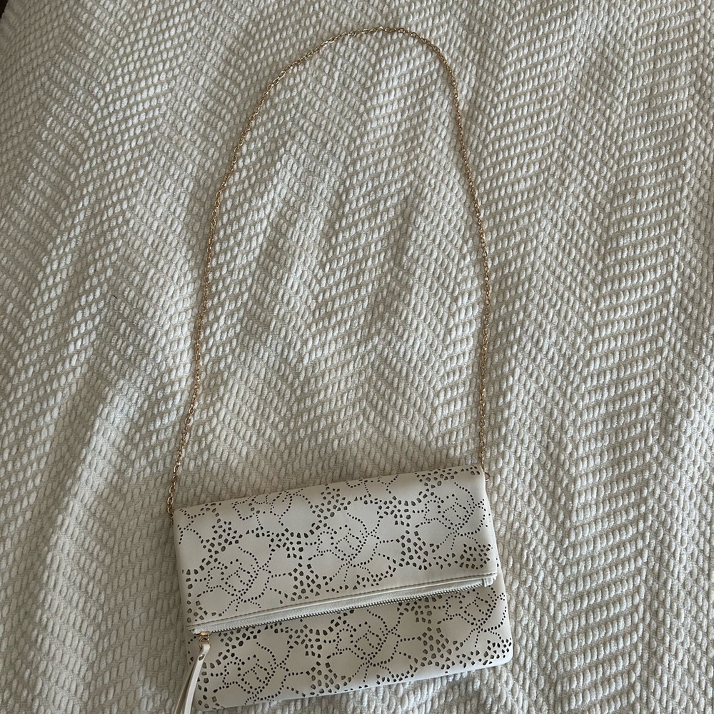 Urban Expressions Ivory Cutout Clutch